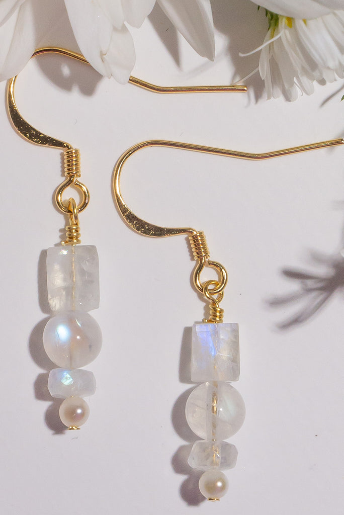 Discover the beautiful soft shimmering tones of moonstone. Our dainty Moonstone Shimmer Earrings are the perfect sparkling accessorie
