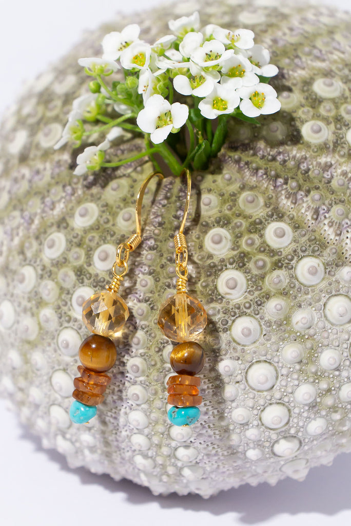 Designed to match our gorgeous Necklace Gemstone Chicory Mountains these gorgeous drop earrings are inspired by the mountains surrounding Arizona.