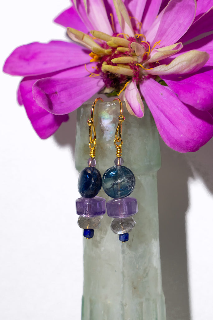 Inspired by the colours of deep space our Earrings Kyanite Stargate are perfect for the Astronomy lover in your life.&nbsp;