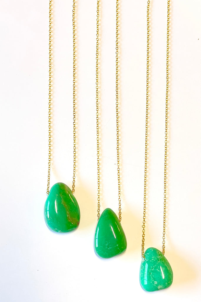 The Pendant Pebble Pop Green Sea is a pretty dot of summer colour in a natural semi precious stone, Chrysoprase , this is a Queensland stone,