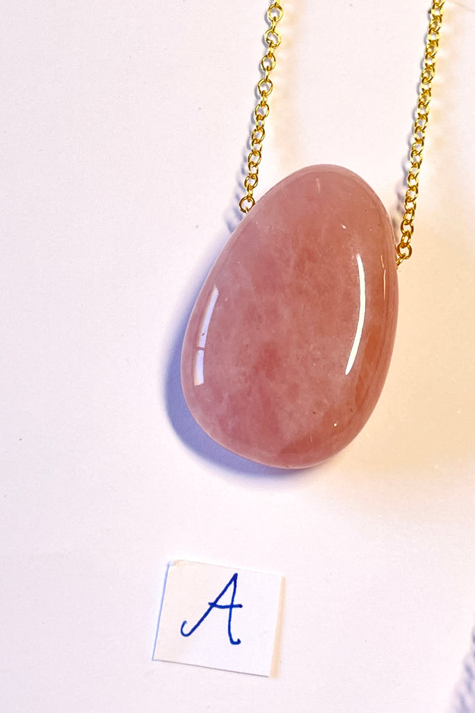 The Pendant Pebble Peach Quartz is a lovely soft splash of summer colour in a natural semi precious stone.