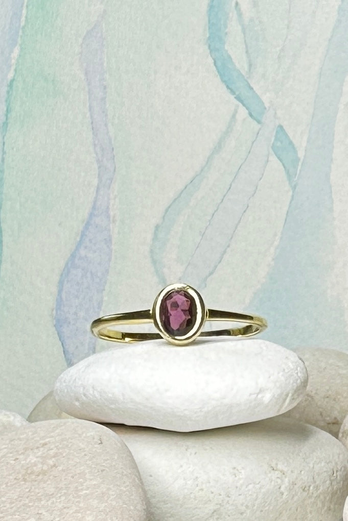 Garnet cabochon ring deals
