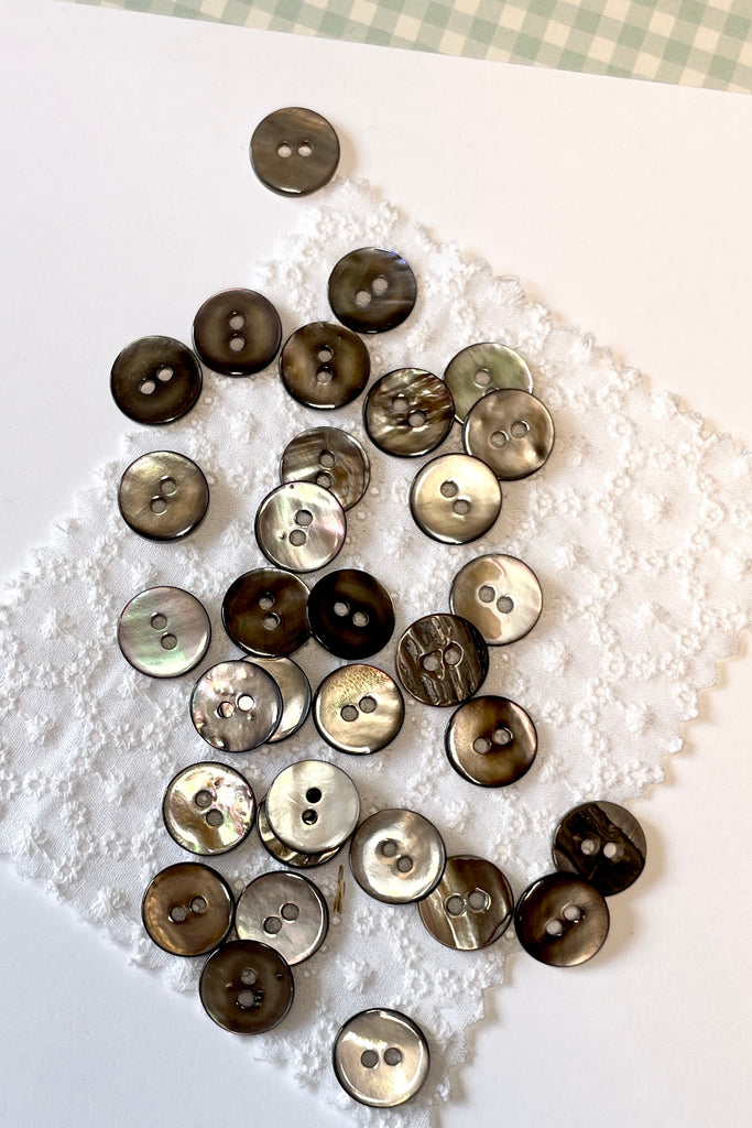 Buttons Silvery Grey Mother of Pearl Shell Small