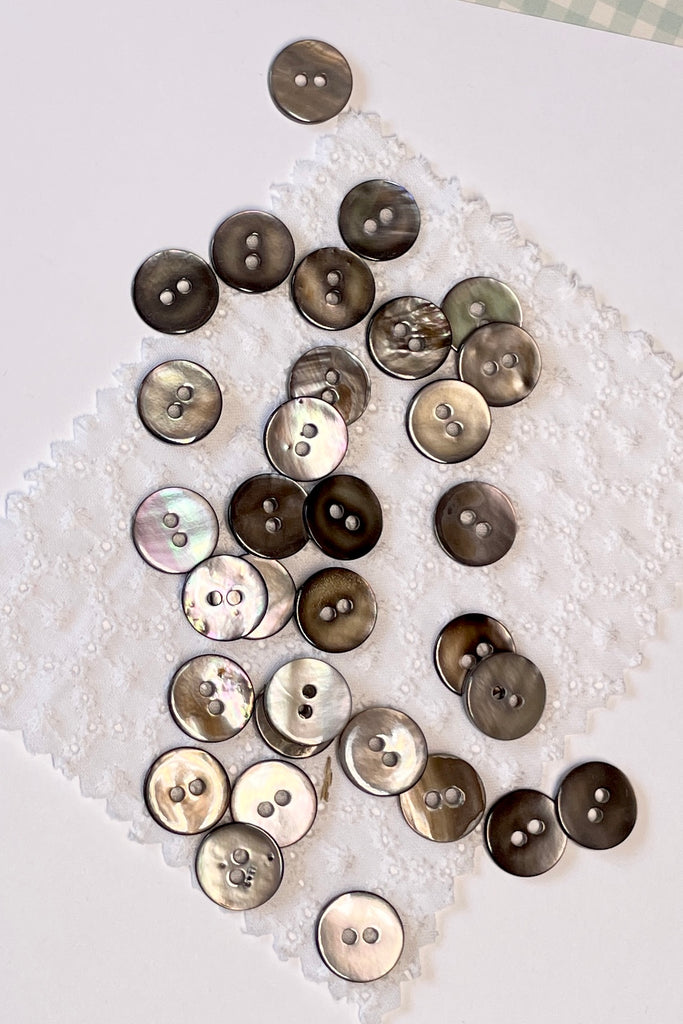 Buttons Silvery Grey Mother of Pearl Shell Small