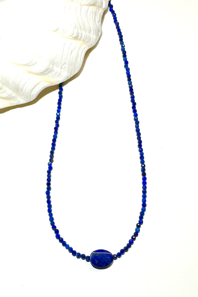 Very chic and very modern but also so romantic, our Lapis Lazuli Lissa heart necklace is very blue and so pretty.

The beads are Lapis Lazuli.