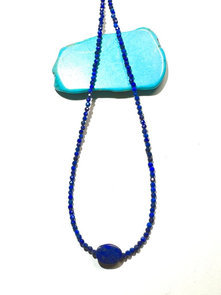 Very chic and very modern but also so romantic, our Lapis Lazuli Lissa heart necklace is very blue and so pretty.

The beads are Lapis Lazuli.