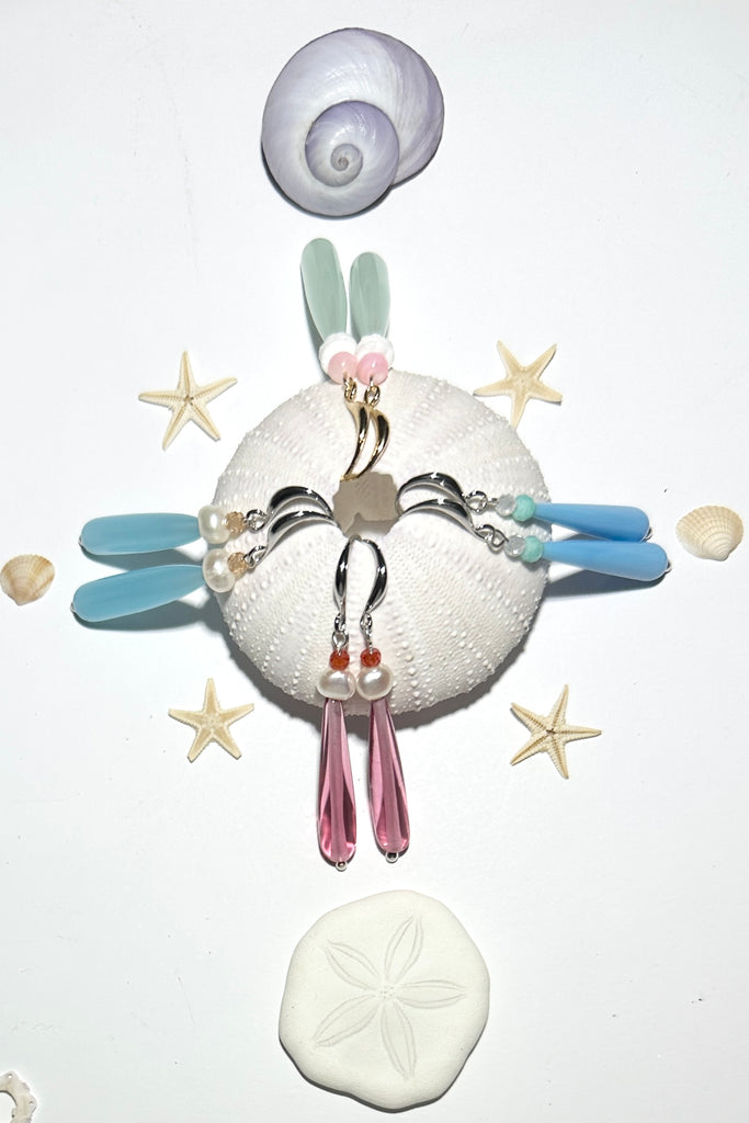 Gorgeous turquoise coloured drop earrings, a perfectly chic swing style to add a pop of colour this summer

Turquoise colour with a faceted Amazonite top stone and a sparkling faceted CZ.