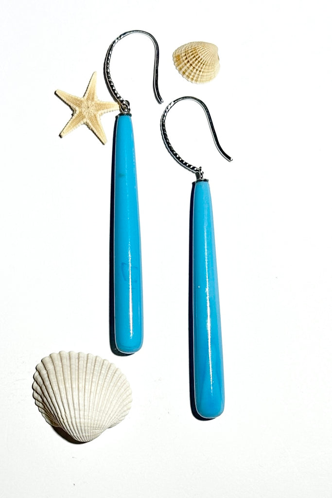 Elegant dangle earrings in turquoise colour.

7cm long from top of hook.
