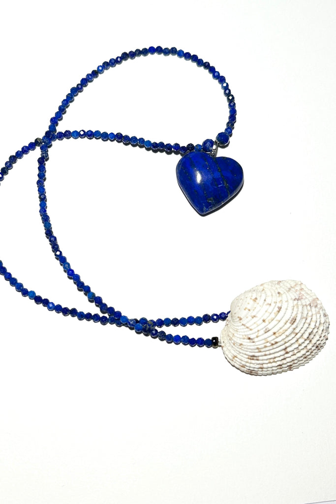 Very chic and very modern but also so romantic, our Lapis Lazuli Lissa heart necklace is very blue and so pretty.
The beads and heart are Lapis Lazuli.