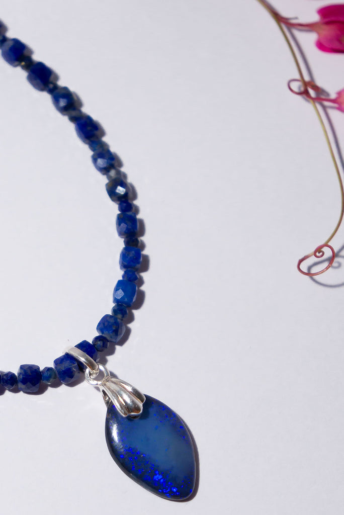 Deep Ocean blue, this Opal and Lapis Lazuli necklace brings the depth of the seas and the mystery of Neptune.