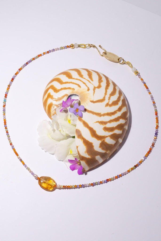 Shimmer, sparkle shine bright with our gorgeous Necklace Gemstone Disco Dreams.
