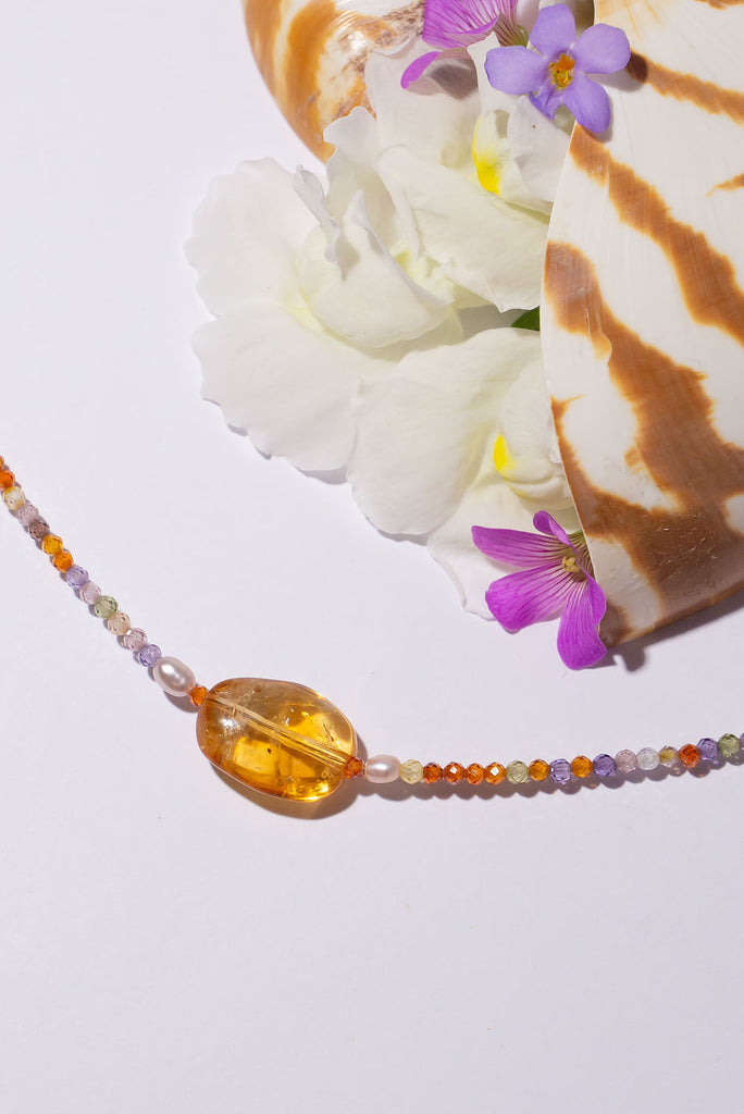 Shimmer, sparkle shine bright with our gorgeous Necklace Gemstone Disco Dreams.