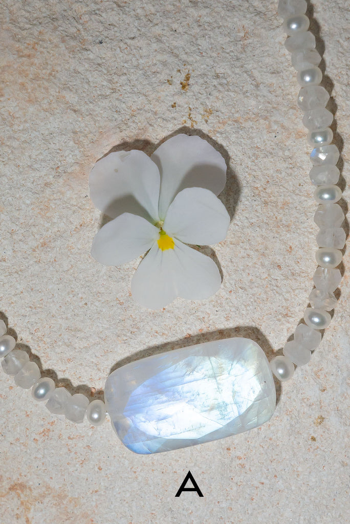 Fall under the spell of this shimmering moonstone necklace with it’s gorgeous rainbow of colour play.