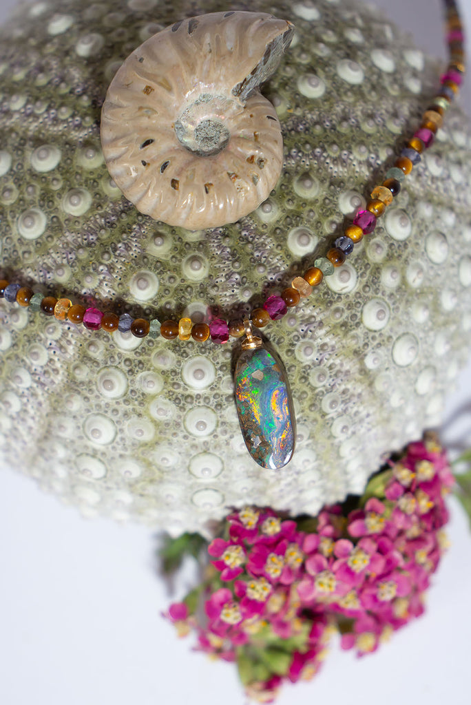 With an enthralling kaleidoscope of jewel toned coloured this magical necklace is the perfect piece for any season.