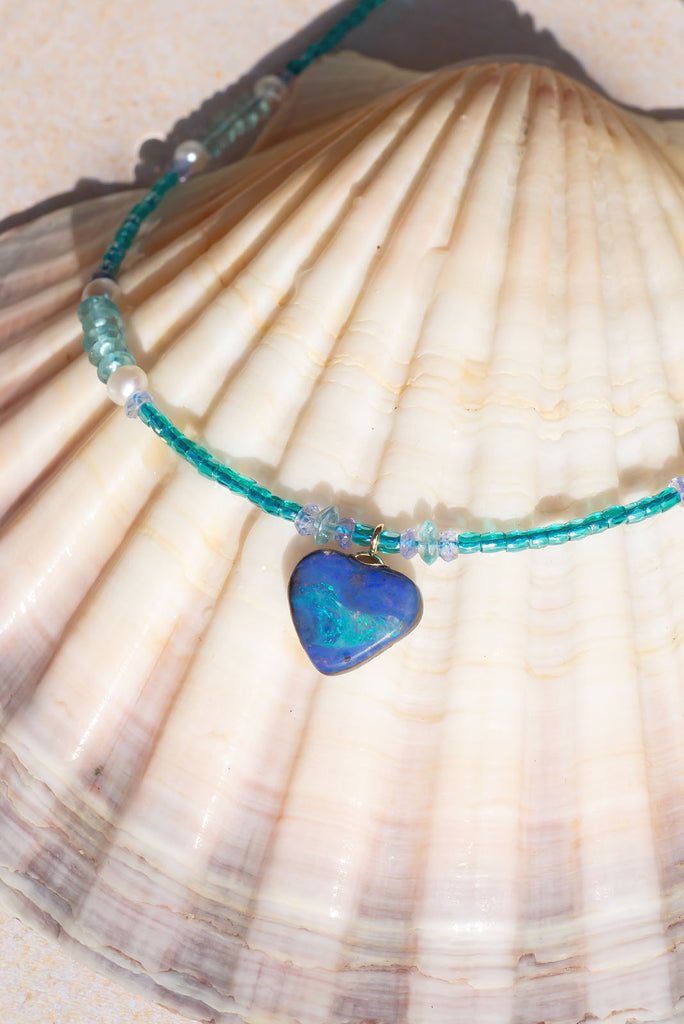 Discover the cool calming colours of this delicate and softly shimmering necklace.