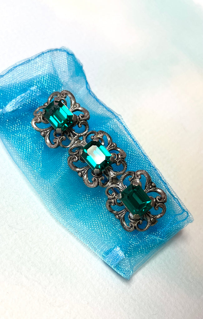 green crystal victorian brooch