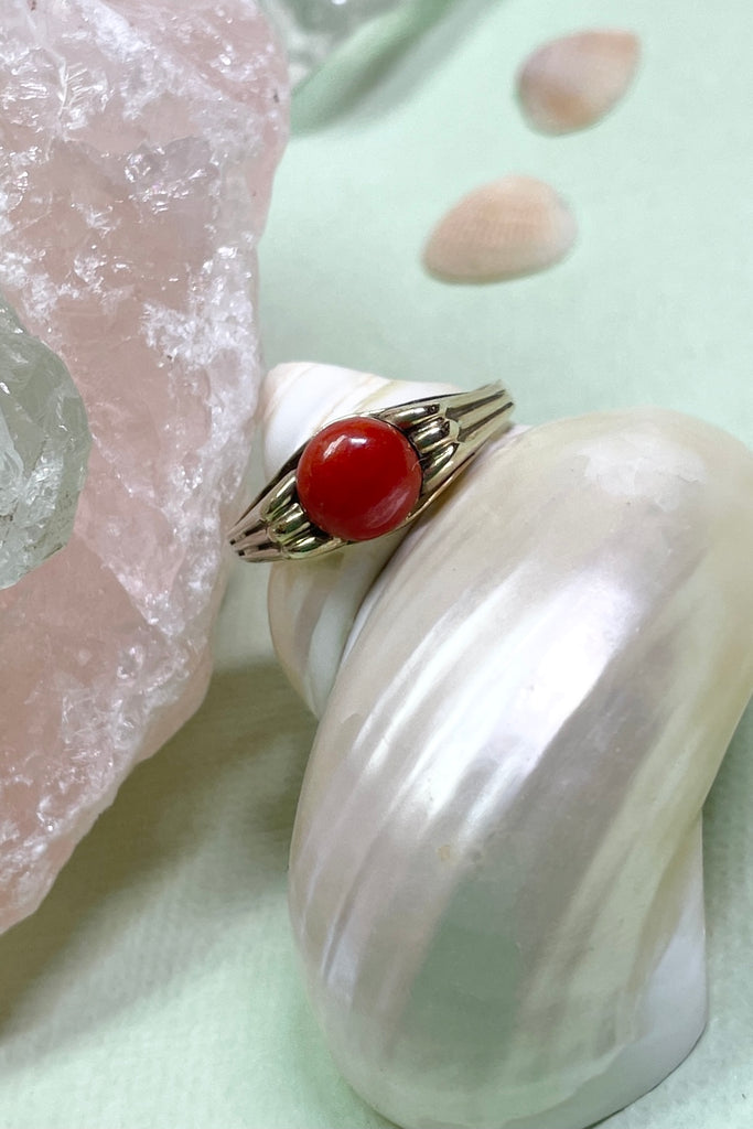 Vintage red coral ring, this pretty ring has a raised gold setting it's very sweet and retro and now looking for a new home. 