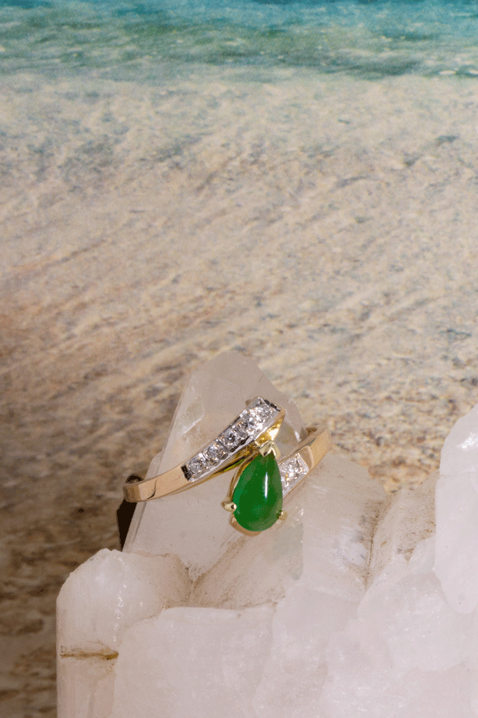 Vintage Ring with Jade and Diamonds in 14ct Gold