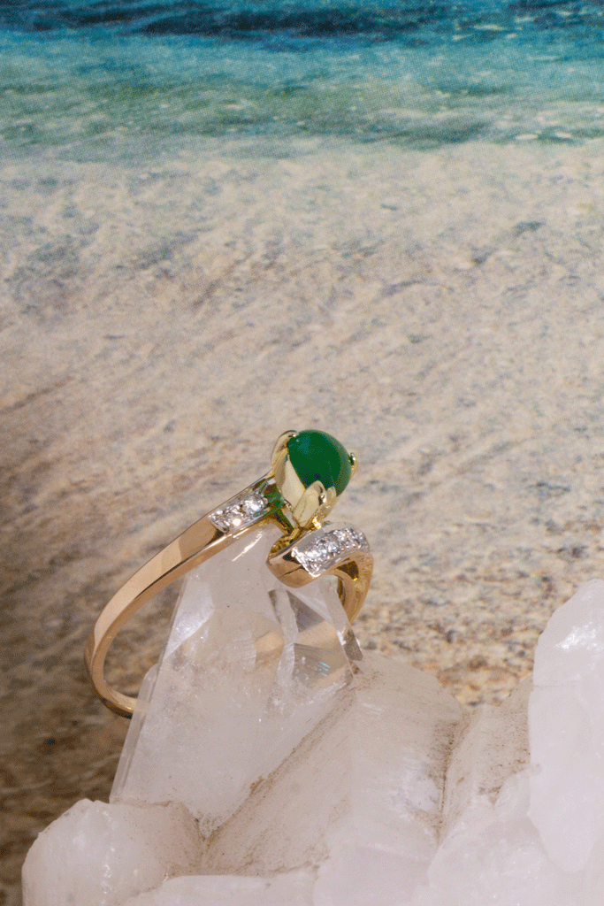 Vintage Ring with Jade and Diamonds in 14ct Gold