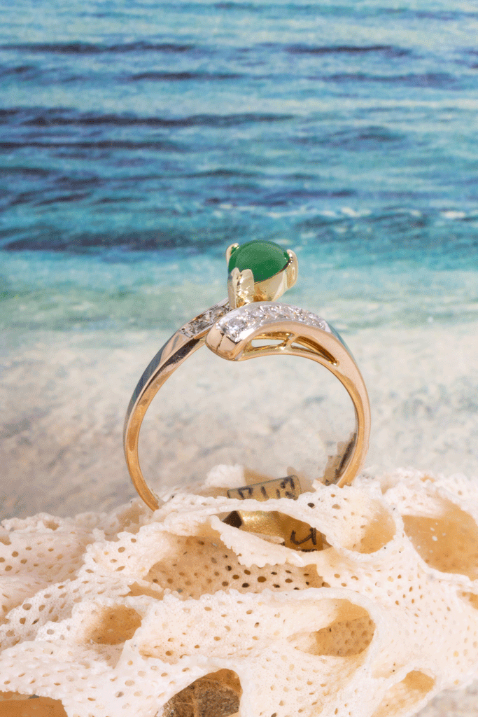 Vintage Ring with Jade and Diamonds in 14ct Gold