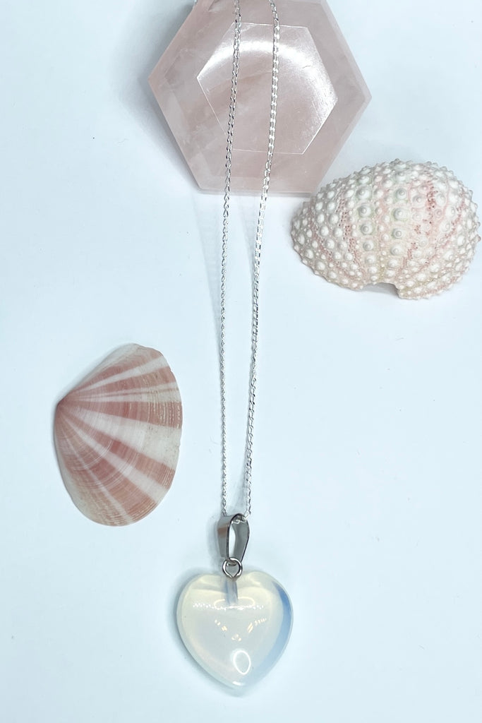 endant Paloma Heart Luminous is a lovely softly glowing love heart, this pendant necklace is perfect 