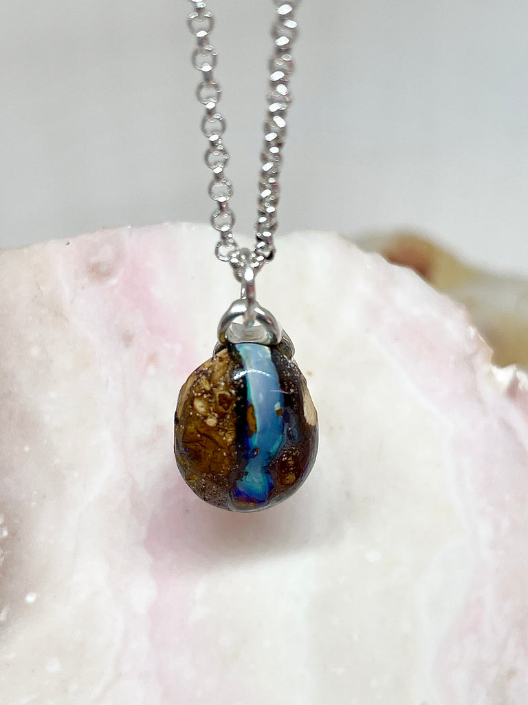 This genuine Australian Opal pendant stone was cut and polished in Australia. 