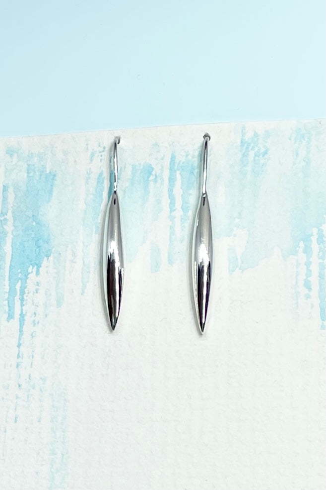 A sophisticated modern style earring.