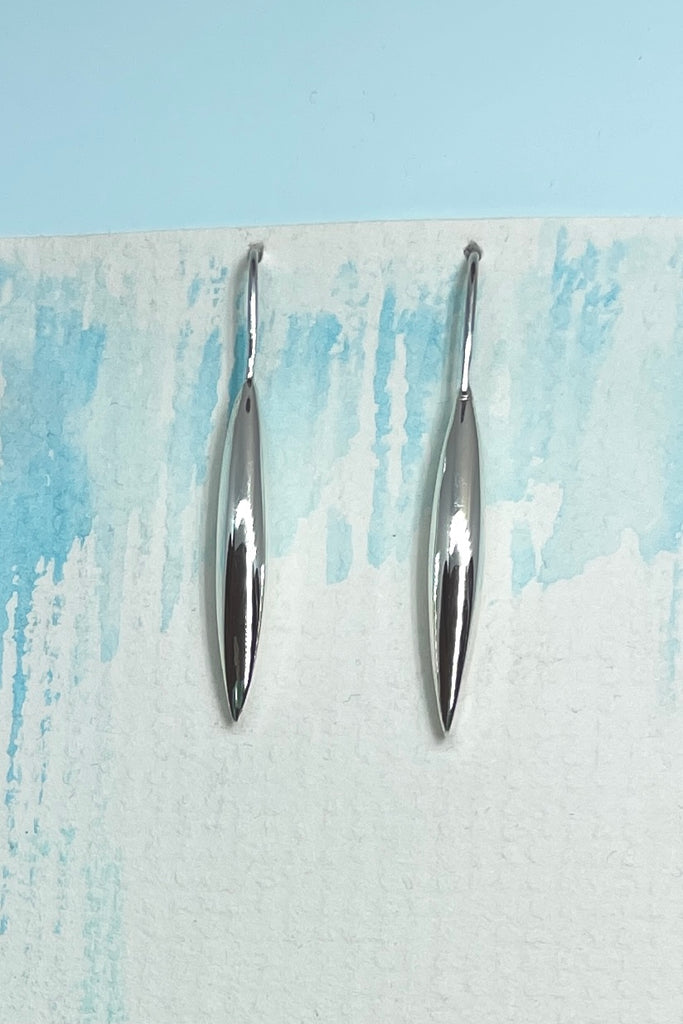 A sophisticated modern style earring.