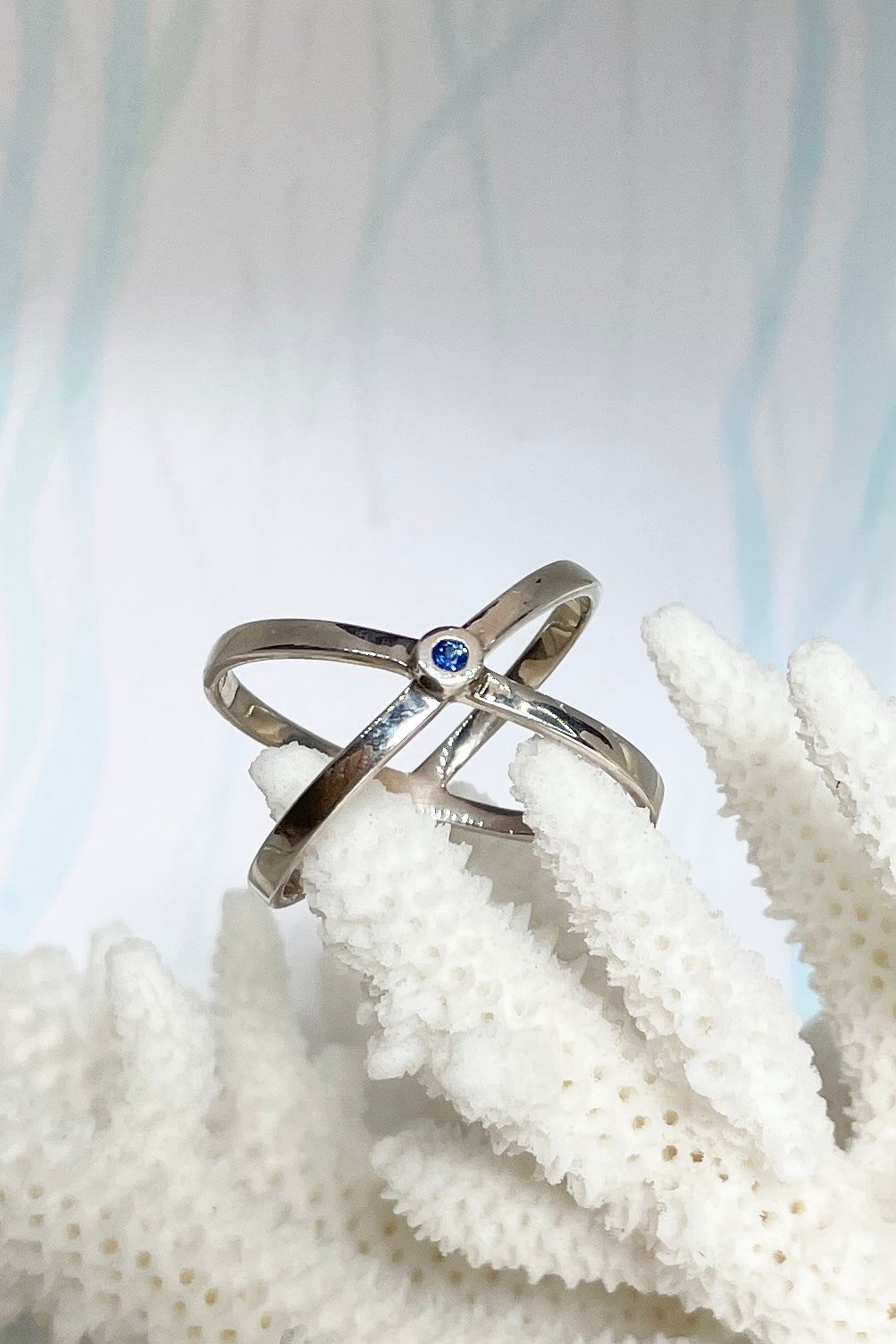 Small blue best sale sapphire ring