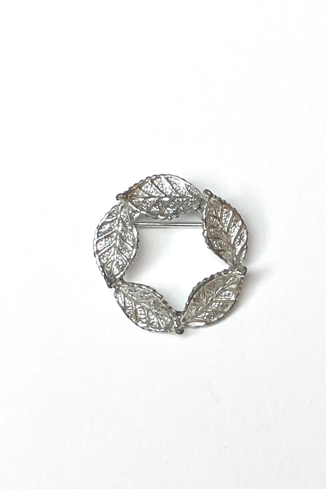 cute vintage silvery laurel leaf brooch