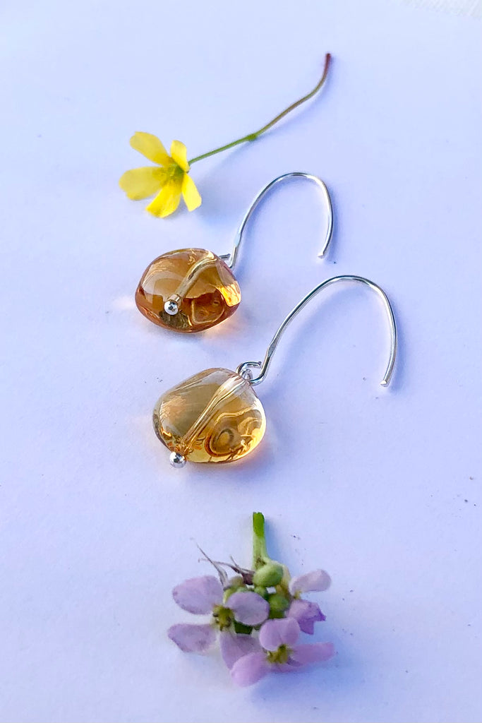 a simple and beautiful design, these gorgeous Citrine gemstones are like a little drop of sunshine and they tremble prettily when they are worn.  