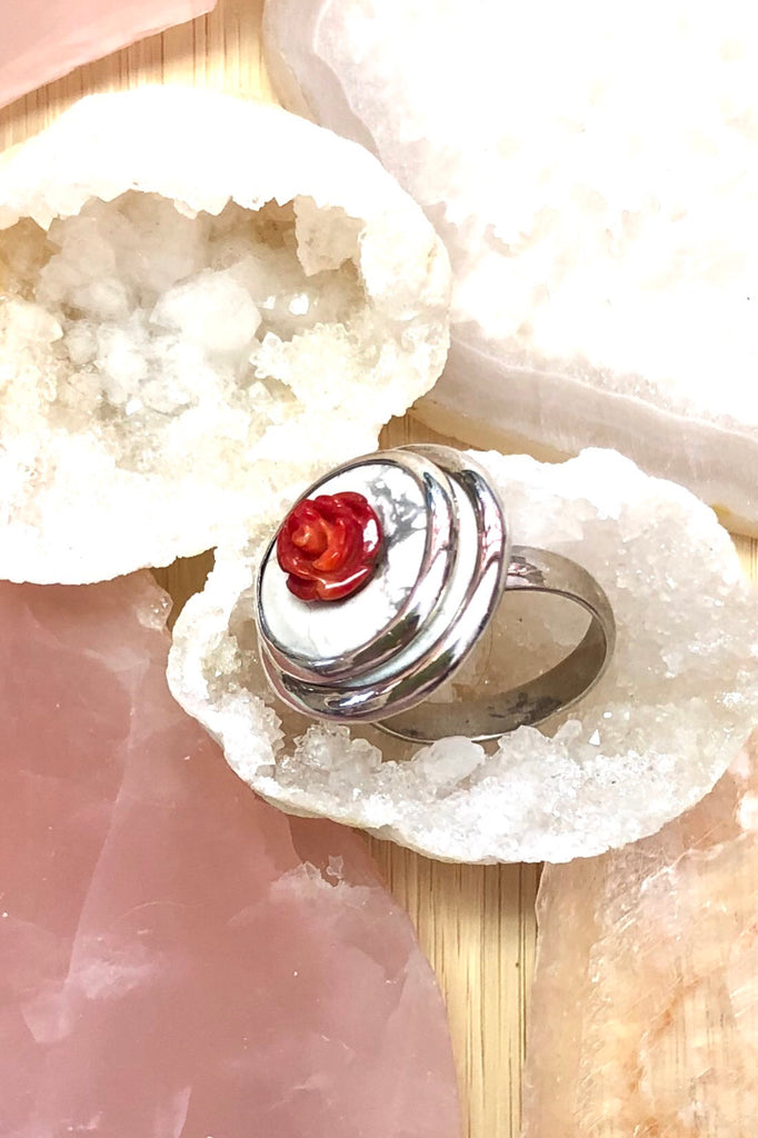 Echo Ring Red Rose in 925 Silver is most unusual ring featuring a white and grey marbled base stone with a carved coral rose as the centrepiece.