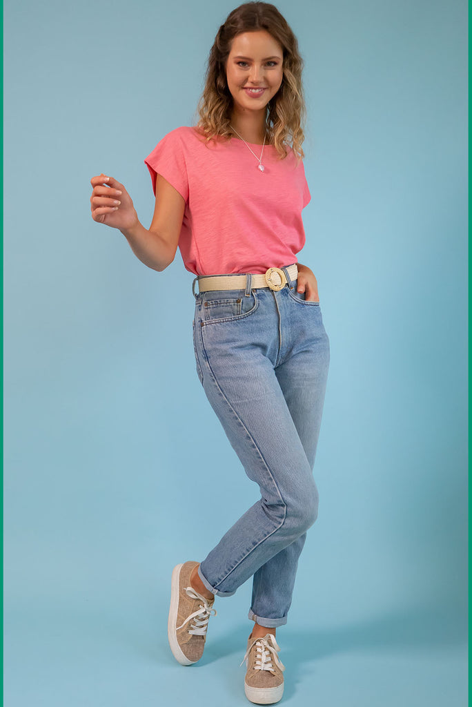 From shopping trips to brunch dates with friends, the Phoenix Tee Koralle is an effortlessly cool, comfortable and cute design made for everyday wear. Knit 100% cotton, Lightweight, soft stretch, Loose fit, short sleeve, Curved hem, Soft coral shade. Available in many more colours.