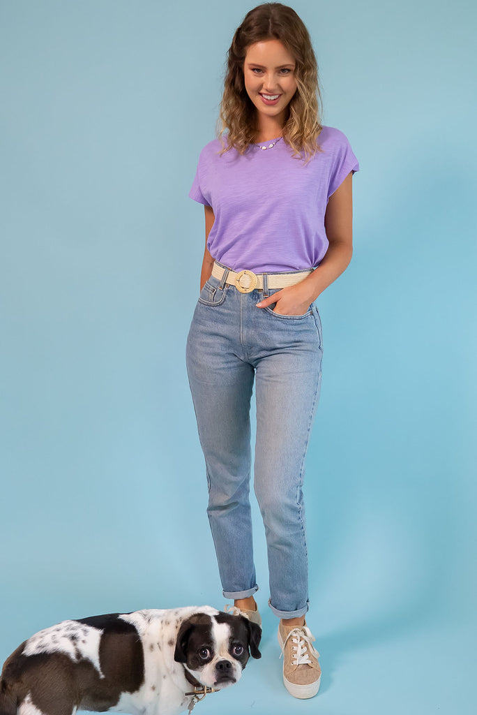 For your next wardrobe essential we recommend the lovely Phoenix Tee Peri. Keep true to effortlessly chic style and team yours with a floral maxi skirt or your favourite jeans. Knit 100% cotton, Lightweight, Fine weave, Classic T-shirt cut, Loose fit, pale lavender/periwinkle tone. 
