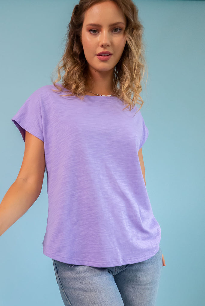 For your next wardrobe essential we recommend the lovely Phoenix Tee Peri. Keep true to effortlessly chic style and team yours with a floral maxi skirt or your favourite jeans. Knit 100% cotton, Lightweight, Fine weave, Classic T-shirt cut, Loose fit, pale lavender/periwinkle tone. 