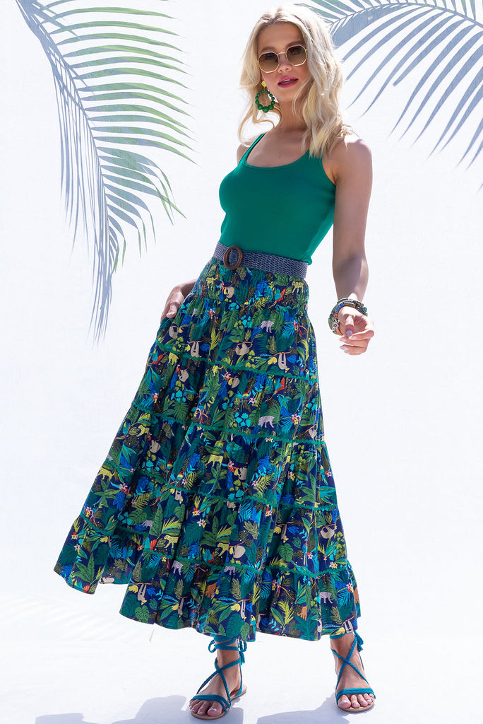 The Duo Green Ocean Tank Top is a luxurious cool toned green tank top. The tank top features a high quality knit cotton, stretchy fabric, ribbed texture and is fitted.
