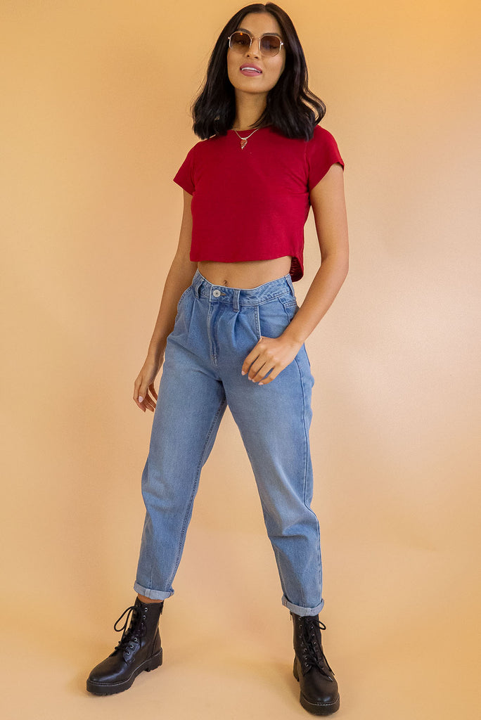 We love rich hues for winter, and the Solo Cropped Top Red Berries is the ultimate wardrobe essential for layering this season! Pair it with jeans and a jacket for a casual weekend style, or team it with a printed maxi skirt for a vintage look! Knit cotton, Lightweight, Cap sleeves. 